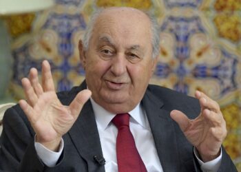 وفاة أستاذ القانون الدستوري في تونس الصادق بلعيد