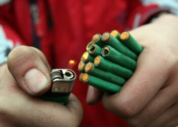 حفاظا على سلامتهم: دعوة الأولياء لعدم شراء المفرقات لأبنائهم