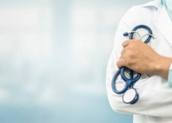 عمادة الأطباء تدعو إلى تعليق العمل بنظام الفوترة الالكترونية