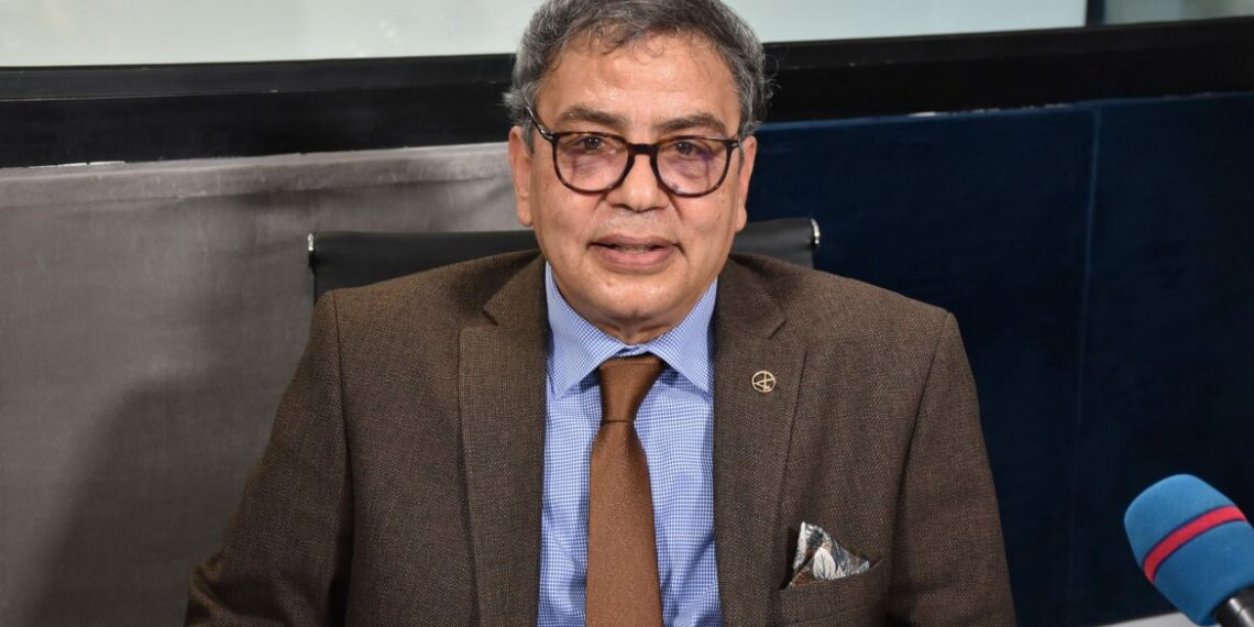 محافظ البنك المركزي يؤكّد صمود الاقتصاد التونسي أمام الصدمات الخارجية