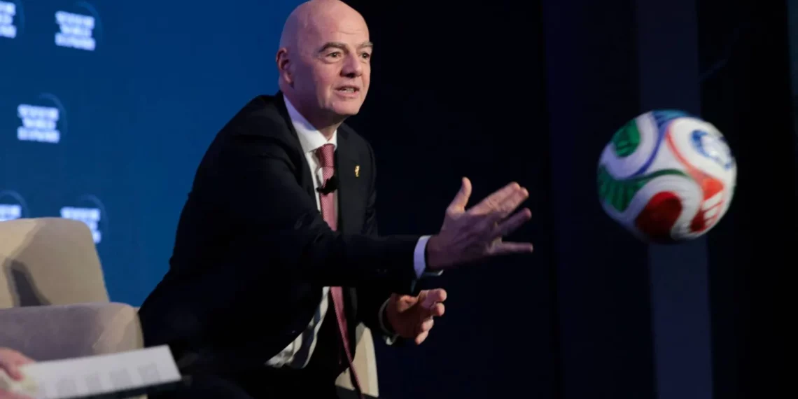 إنفانتينو: الرياضة يجب أن لا تقترن بالسياسة وإيران ستشارك في المونديال