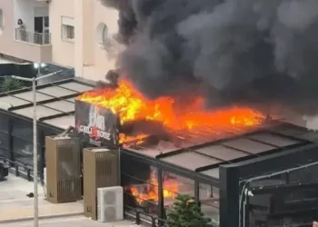 بومهل: حريق بمطعم أسفل عمارة يسفر عن أضرار مادية كبيرة