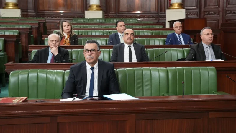وزير أملاك الدولة: “نسعى لترفيع ميزانية الوزارة لإقتناء سيارات رباعية الدفع تساعد على معاينة الاعتداءات وحماية الأملاك”