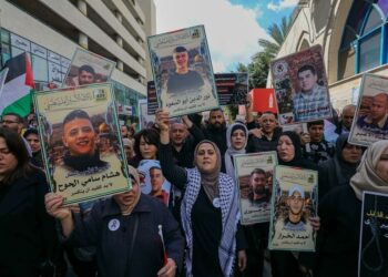 إضراب شامل يشل الضفة الغربية احتجاجا على إقرار الكنيست “قانون إعدام الأسرى”