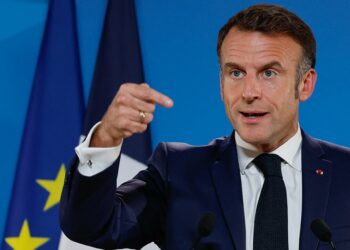 إيمانويل ماكرون: أي عمليّة عسكريّة ل”تحرير” مضيق هرمز بالقوّة ستكون “غير واقعيّة”