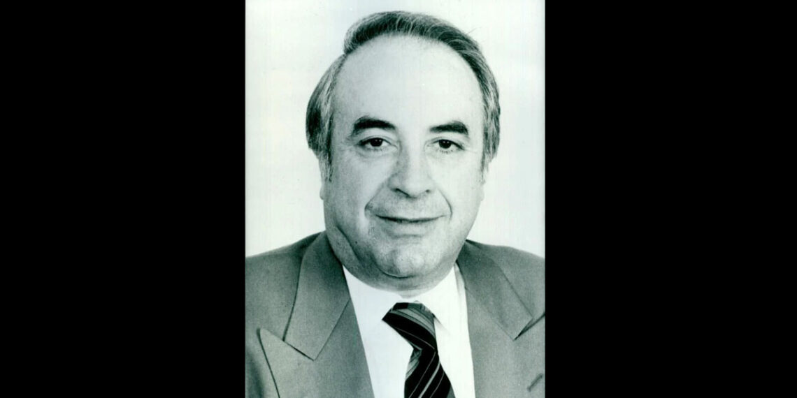 في موكب أربعينيته: عبد الرزاق الكافي وزير الإعلام الأكثر إثارة للإهتمام رحل… في صمت