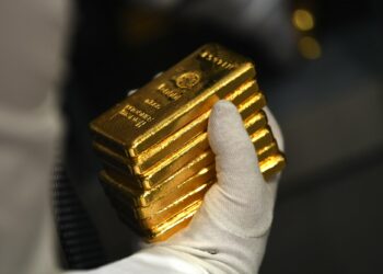 ارتفاع أسعار الذهب وتراجع الدولار الأمريكي