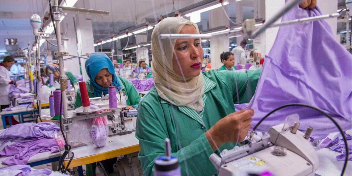 قطاع النسيج يُغطي 30% من المؤسسات الصناعية ويوفر أكثر من 150 ألف موطن شغل