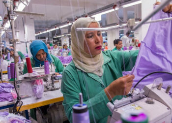 قطاع النسيج يُغطي 30% من المؤسسات الصناعية ويوفر أكثر من 150 ألف موطن شغل