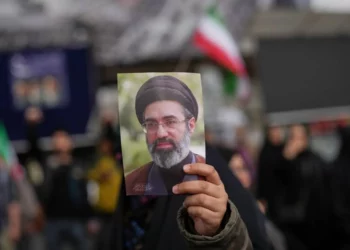 “رويترز”: خامنئي يصدر أمرا بإبقاء اليورانيوم عالي التخصيب داخل إيران