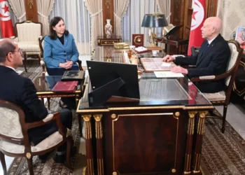رئيس الجمهورية يدعو إلى إعداد نصوص قانونية جديدة لتنظيم الصفقات العمومية