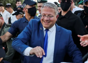 بن غفير يثير الغضب إثر نشره فيديو يُظهر تنكيلا بناشطي “أسطول الصمود”