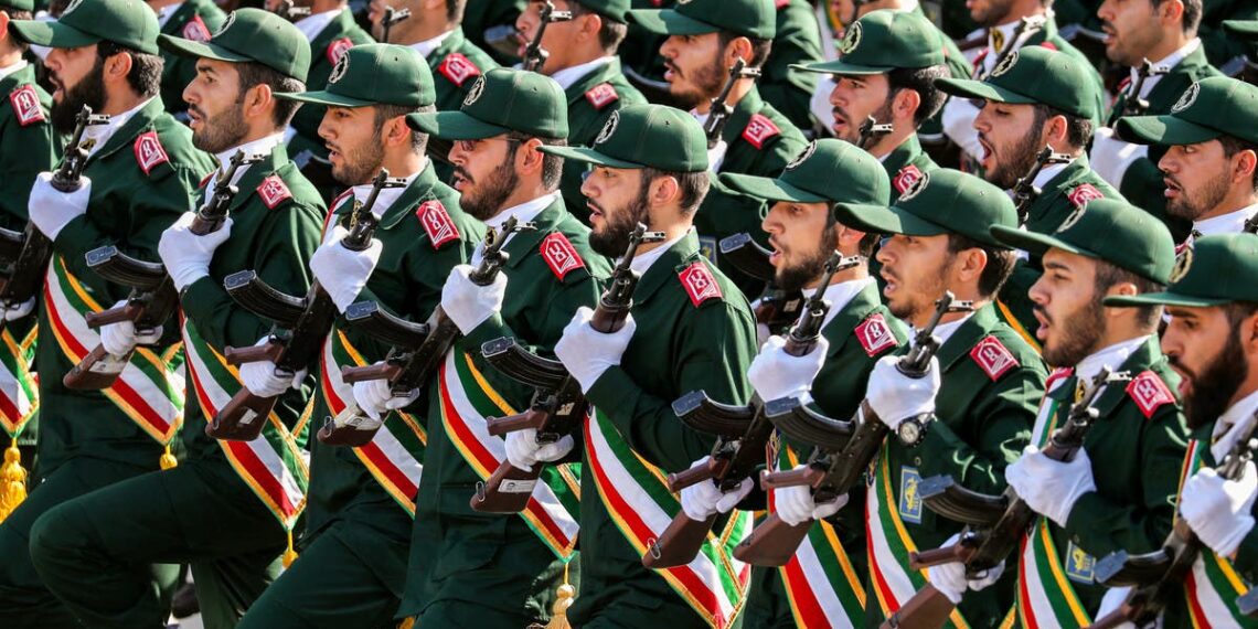 الحرس الثوري يتوعّد: سنمحق أمريكيا وإسرائيل إذا استأنفا الحرب على إيران