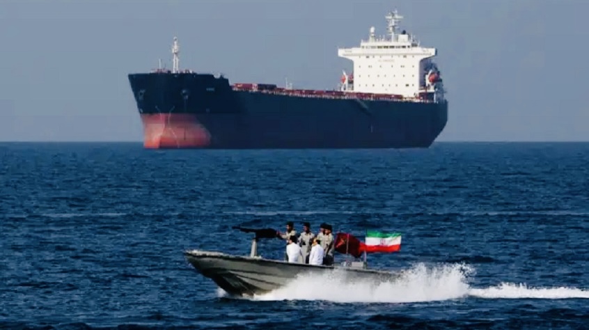 إيران/أمريكيا: ترامب يعلن تعليق “مشروع الحرية” لعبور مضيق هرمز