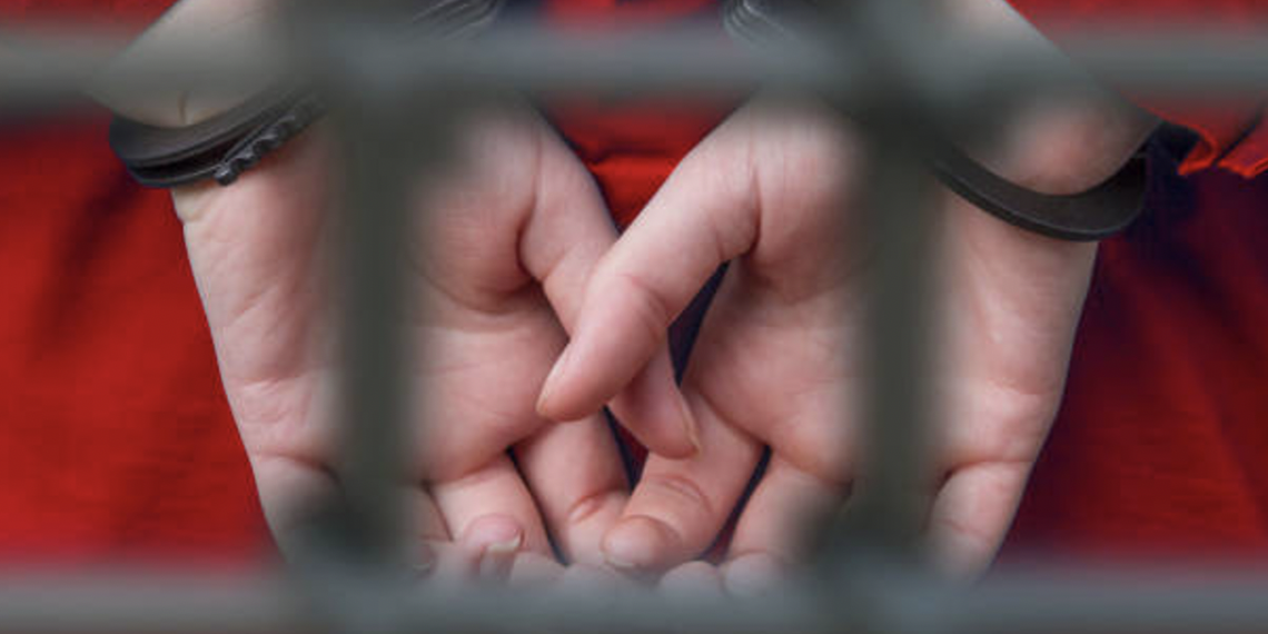 30 سنة سجنا وخطية ب300 ألف دينار لصاحبة مركز تجميل شاركت في تهريب “الكوكايين” من إحدى الدول الأوروبية باتجاه تونس