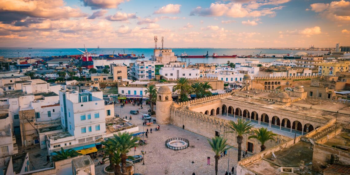 وزير السياحة: “اختيار تونس عاصمة للسياحة العربية لسنة 2027 يمثل تتويجًا لمكانتها الحضارية والثقافية والسياحية”