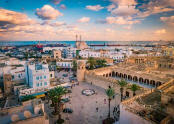وزير السياحة: “اختيار تونس عاصمة للسياحة العربية لسنة 2027 يمثل تتويجًا لمكانتها الحضارية والثقافية والسياحية”