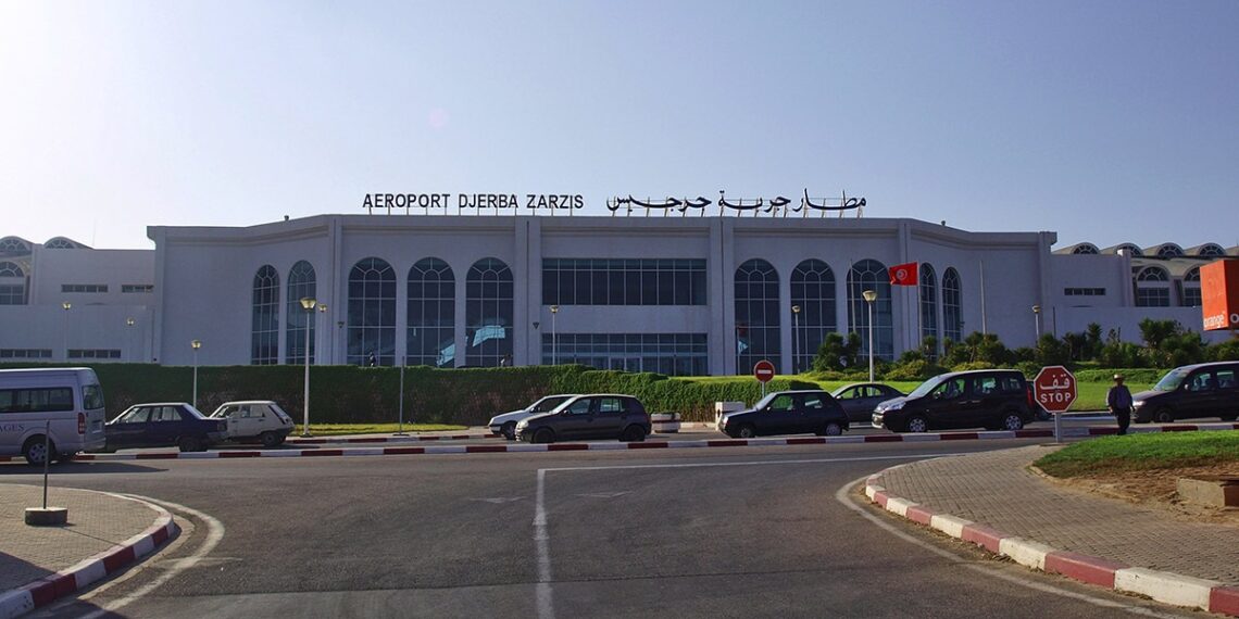 وصول أول رحلة عودة للحجيج بمطار جربة جرجيس الدولي