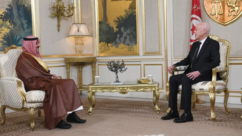 رئيس الجمهوريّة يستقبل سفير السعودية بمناسبة انتهاء مهامه في تونس