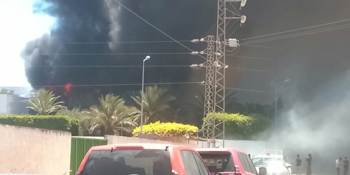 جبل الوسط: حريق بأحد مصانع الأدوية وأضرار ماديّة كبيرة