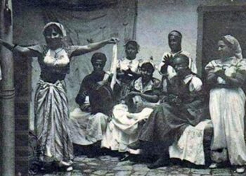 المارّون في زمن عابر 