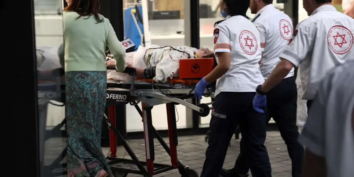 اسرائيل: 1قتيل و5 جرحى في هجوم بالرصاص في مواقع عدّة