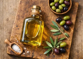 ارتفاع صادرات زيت الزيتون التونسي بنسبة 63.9%
