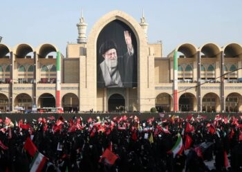 تشييع خامنئي وترقب لظهور مجتبى… وترمب: إيران تسعى «بشدة للتسوية»