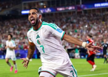 رياض محرز يعلن اعتزاله اللعب دوليا