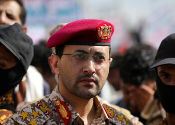 الحوثيون يعلنون تنفيذ عمليتين نوعيتين استهدفتا شركة “أرامكو” في جيزان وينبع بالسعودية
