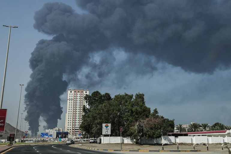 إيران تستهدف سفنا في مضيق هرمز وهجماتها تطال البنية التحتية للكويت