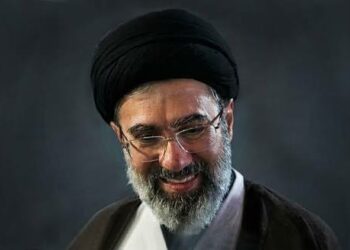 إيران: استمرار غياب المرشد مجتبى خامنئي عن مراسم تشييع والده