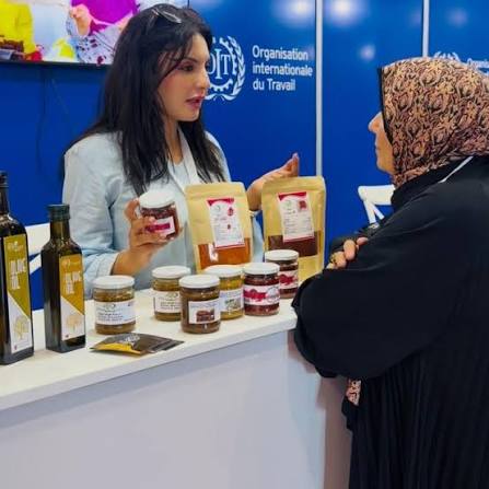 سيدي بوزيد: سناء عماري تُتوج بجائزة ريّادة الأعمال “كوميسا”
