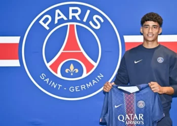 باريس سان جيرمان يعلن ضم اللاعب التونسي خليل العياري