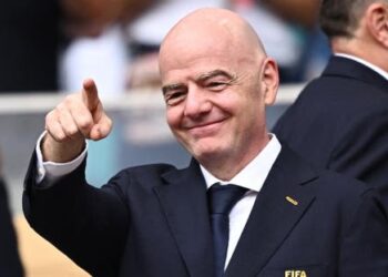 فيفا يجدد دعمه لإنفانتينو ويعتذر عن خطة فتح الباب أمام الاستثمارات الخاصة في كأس العالم