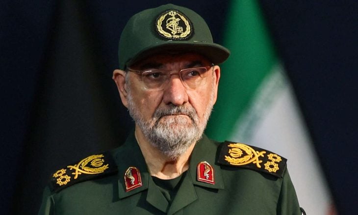 إيران: لن يفتح مضيق هرمز ما لم تقبل أمريكا الشروط الإيرانية