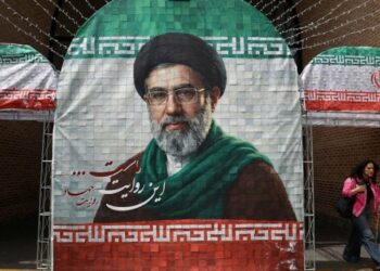 خامنئي: قوات العدو ستُطرد قريبا من بحر العرب
