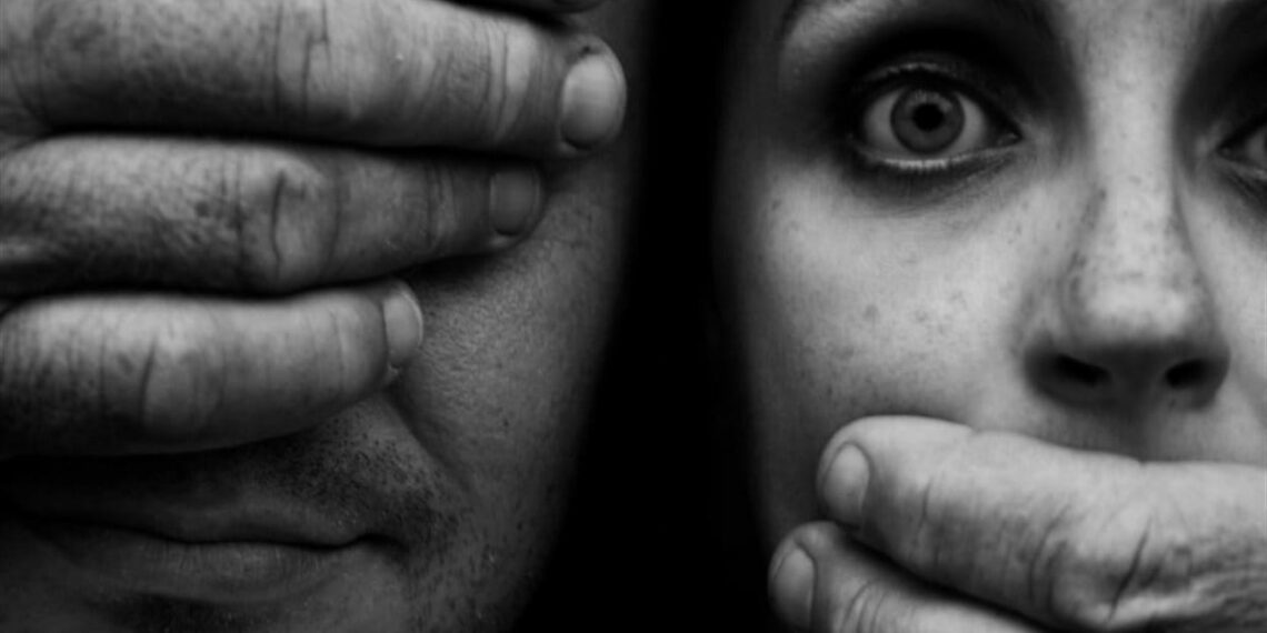 الاحتفاظ بصديقة ضحية عملية الاغتصاب في منطقة الملاسين