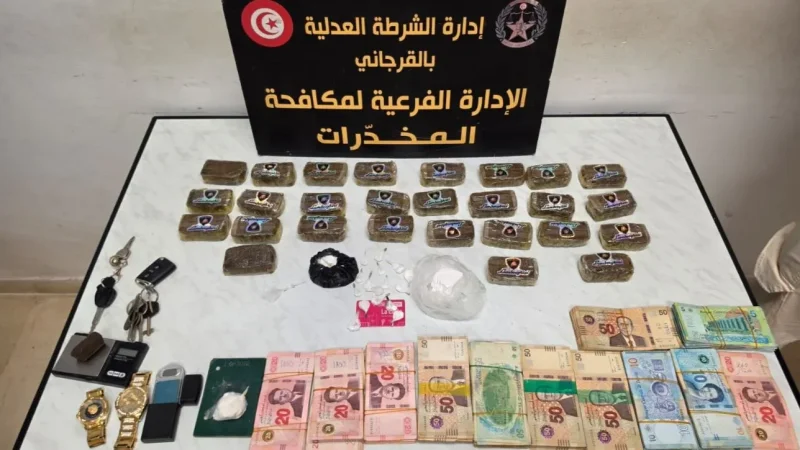 إيقاف 8 أشخاص وحجز كمية من المخدرات ومبالغ مالية في العاصمة