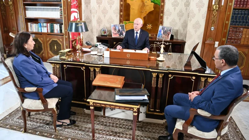 رئيس الجمهوريّة: “هناك محاولات تأجيج الأوضاع ومن يتلوّنون كل يوم بلون من بقايا منظومة أسقطها الشعب مازالت تهزّها أضغاث أحلامها إلى العودة إلى الوراء ثم يدّعون أنهم ضحايا”
