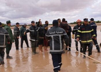 القصرين: بعد العثور على جثة زميله.. تواصل البحث عن جزائري مفقود جرفته مياه الأودية من الجزائر