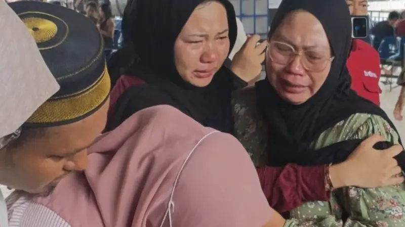 اندونيسيا: غرق عبّارة يودي بحياة 6 أشخاص والبحث عن 130 آخرين ما يزالون مفقودين
