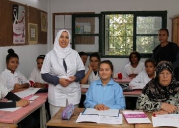 رئاسة الحكومة: تمّ النّظر في تحسين وضعيّة مدرّسي تعليم الكبار