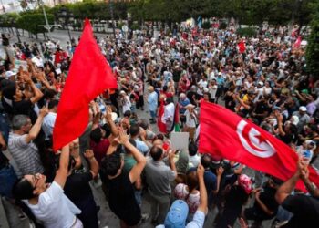 أحزاب تونسية تدعو للإفراج عن المعتقلين وتحذر من التدهور الخطير للحقوق والحريات