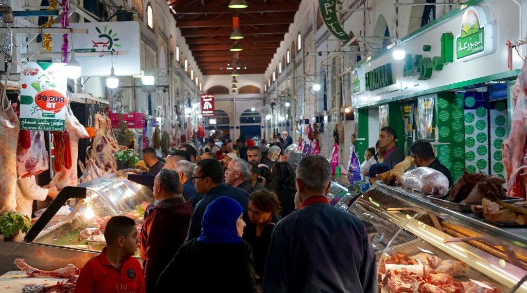 تحرير مخالفات صحية ومحاضر إدارية خلال حملة في السوق المركزية بالعاصمة