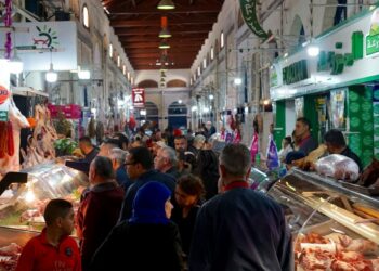 تحرير مخالفات صحية ومحاضر إدارية خلال حملة في السوق المركزية بالعاصمة