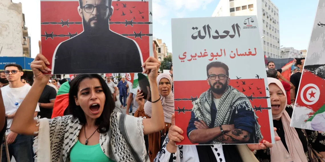 بسبب مشاركتهم في مسيرة تدعم نشطاء أسطول الصمود.. أحكام بالسجن بـ 6 و7 أشهر مع تأجيل التنفيذ ضدّ 3 موقوفين