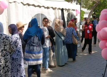 278 امرأة تنتفع بقافلة صحية مجانية لتقصّي سرطان الثدي ببوفيشة