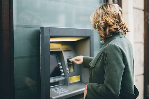 18 بالمائة فقط من النساء في تونس يتعاملن مع البنوك في 7 ولايات