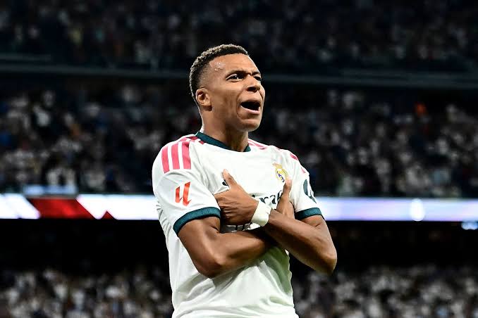 التلفزيون الرسمي الصيني يعلق بث الدوري الإسباني بعد تصريحات مبابي